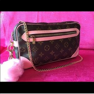 Louis Vuitton Crossbody Purse